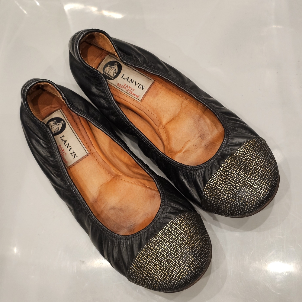 [No Scuffs] LANVIN Black Leather Ballet Flats w/ Metallic Gold Textured Toe Caps
